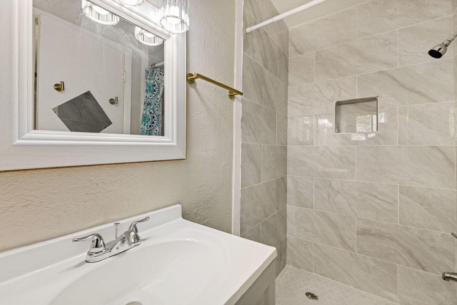 4-Bed Home with Renovated Kitchen & Baths – Plenty of Space! property image