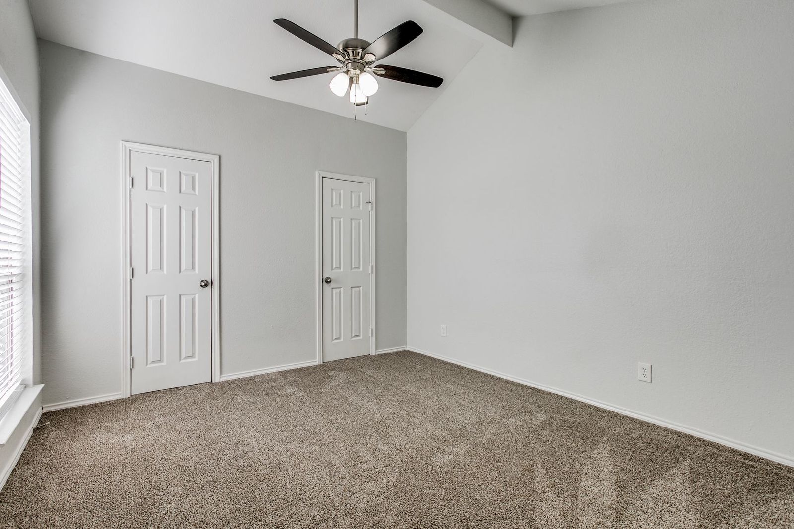 Charming 2-Bed, 2.5-Bath Townhome in Bedford – Private Patio, Modern Upgrades & Move-In Ready! property image