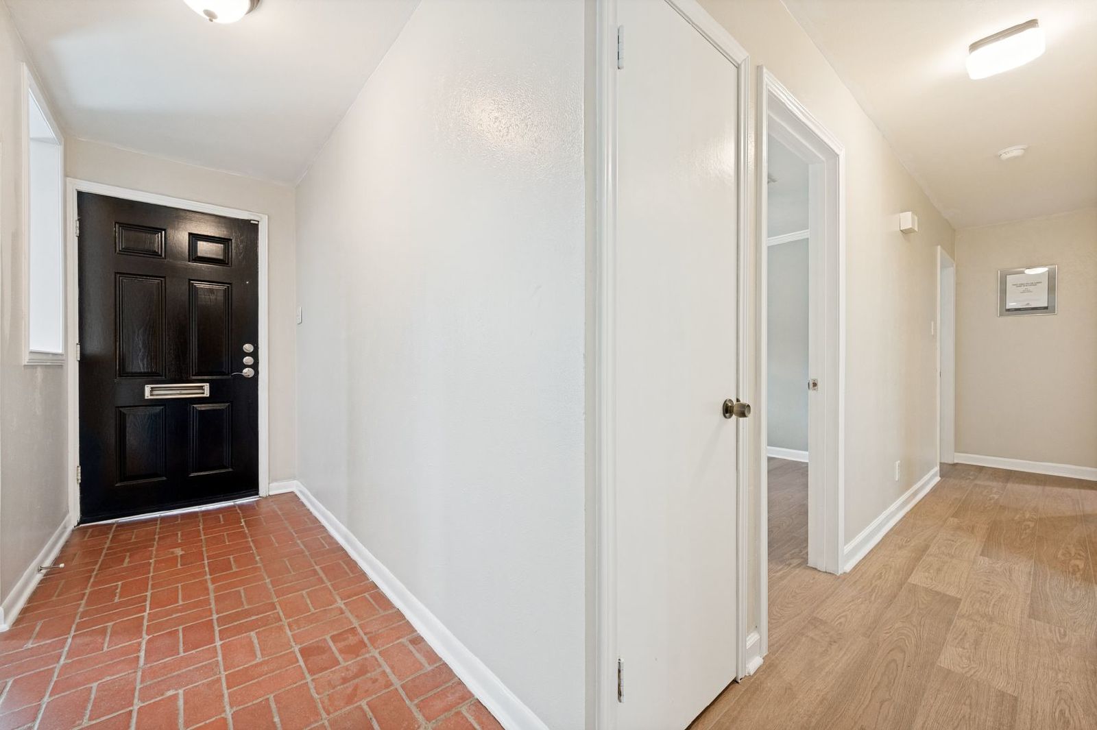 Beautifully Updated Home in the Heart of Irving – Prime Location! property image