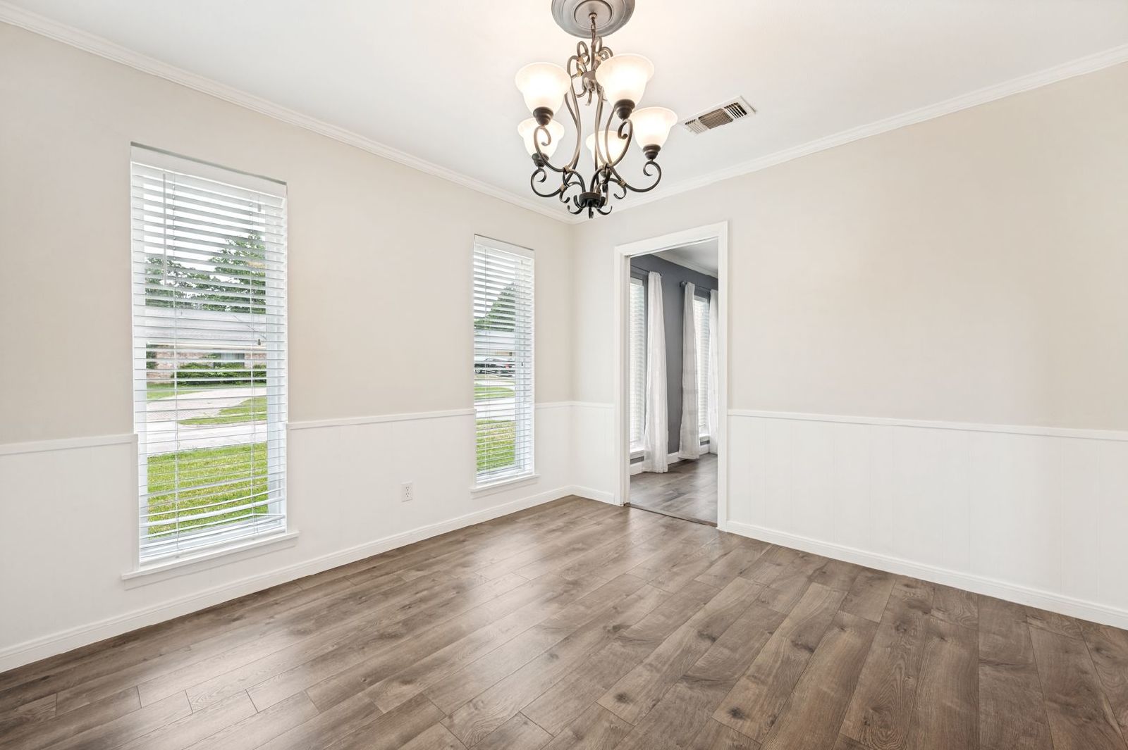 Beautifully Updated Home in the Heart of Irving – Prime Location! property image