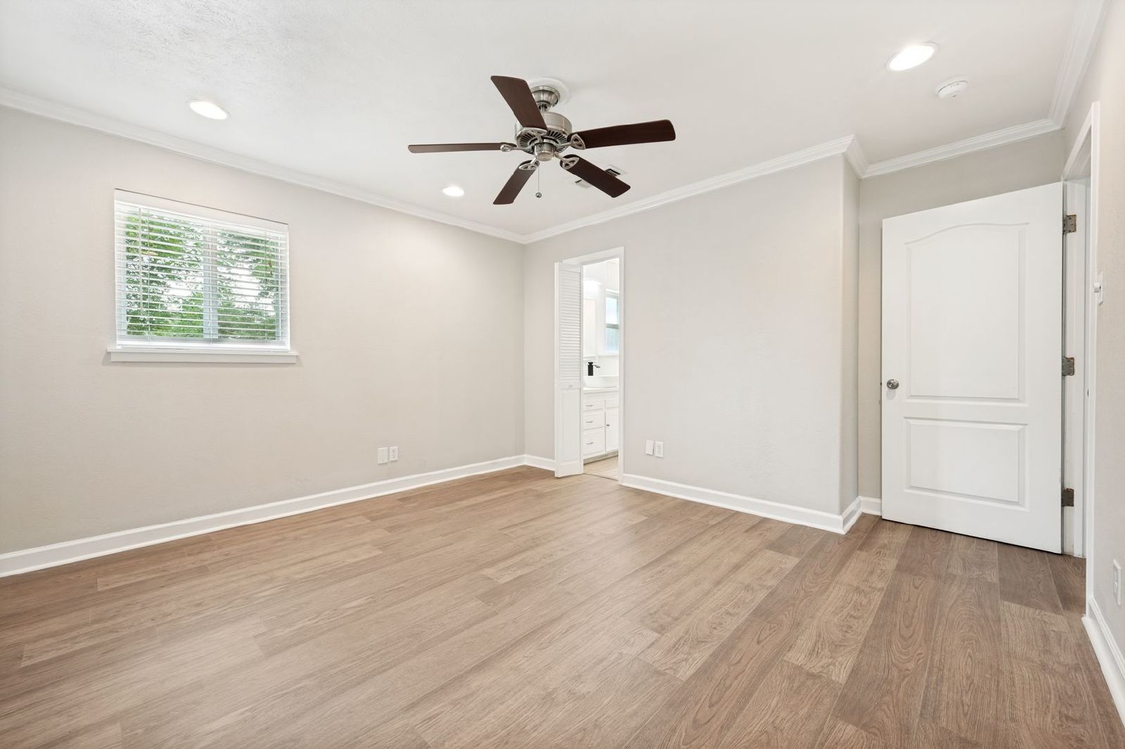 Beautifully Updated Home in the Heart of Irving – Prime Location! property image