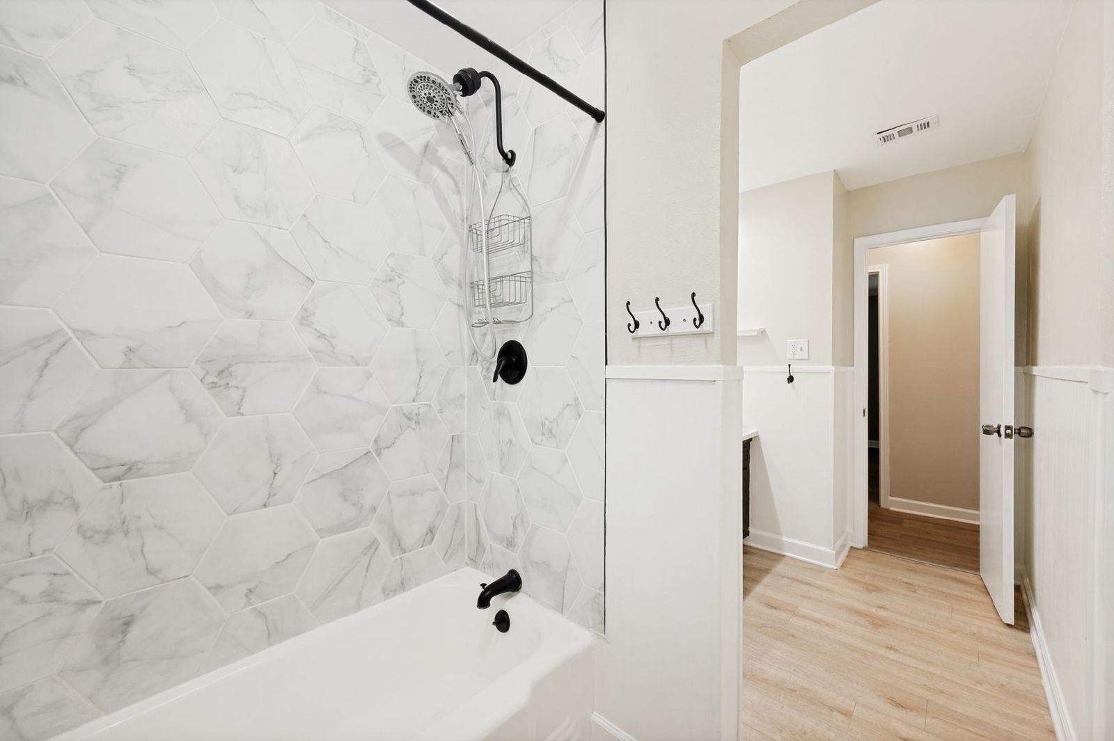 Beautifully Updated Home in the Heart of Irving – Prime Location! property image