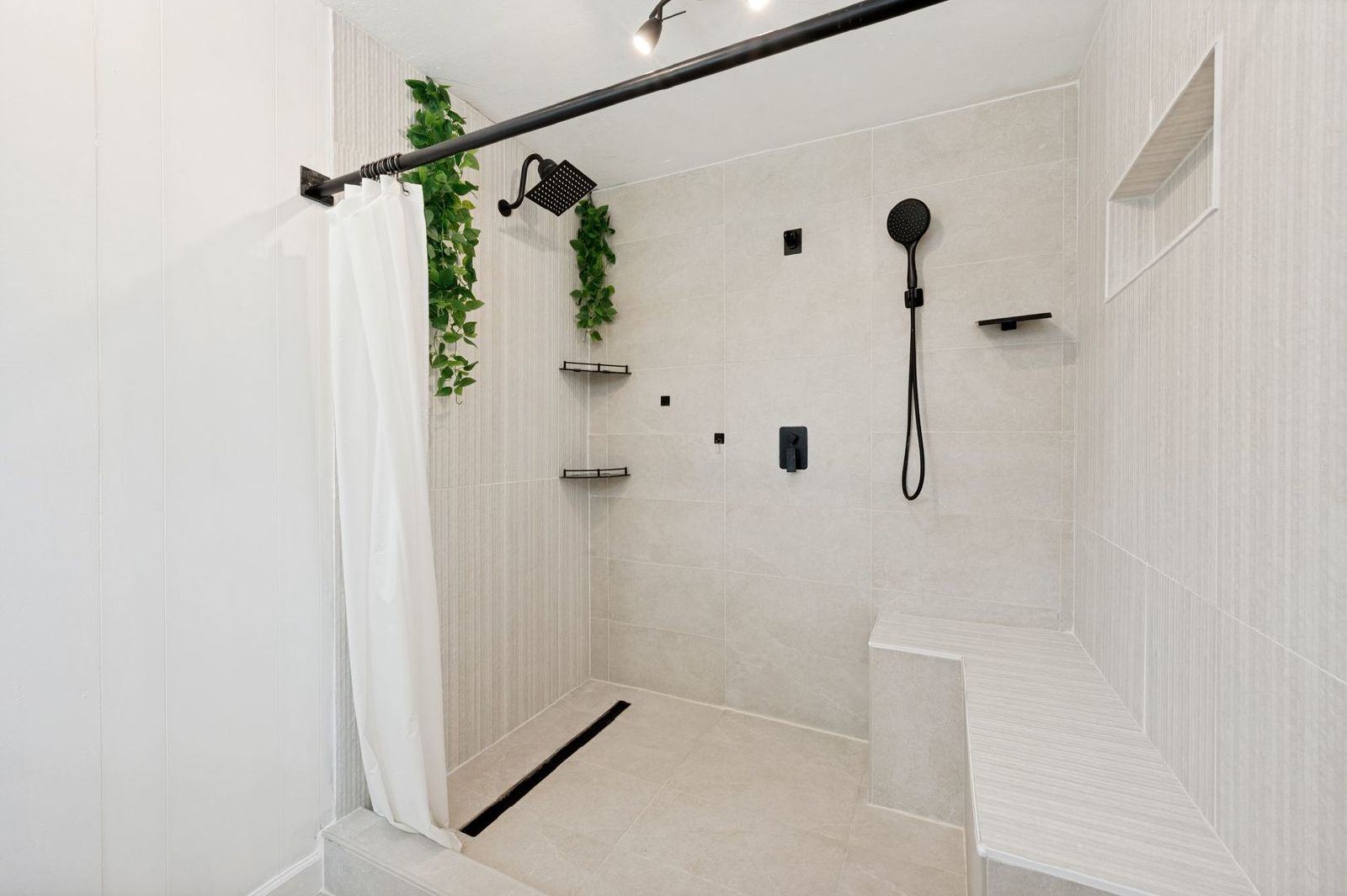 Beautifully Updated Home in the Heart of Irving – Prime Location! property image