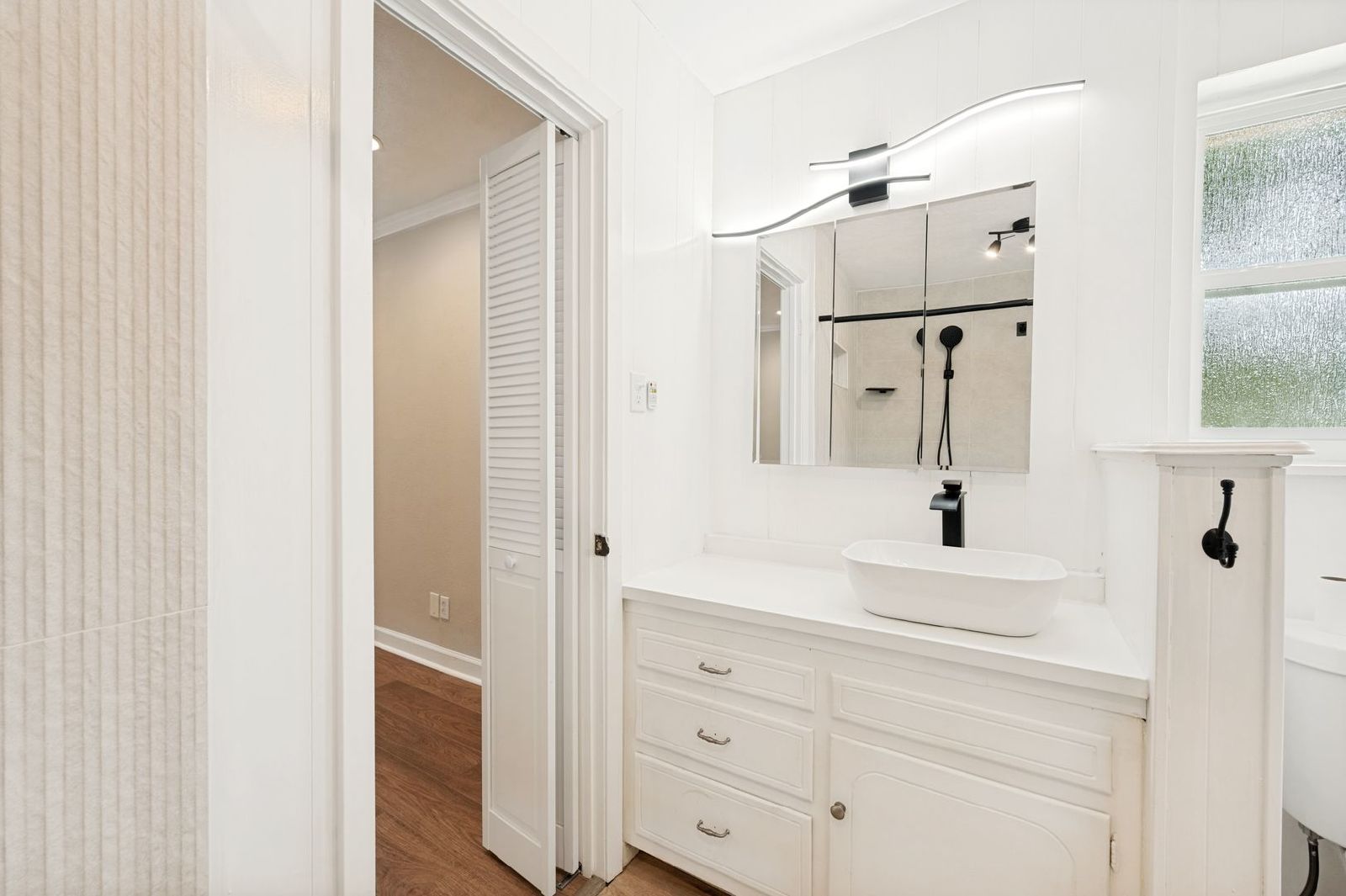 Beautifully Updated Home in the Heart of Irving – Prime Location! property image