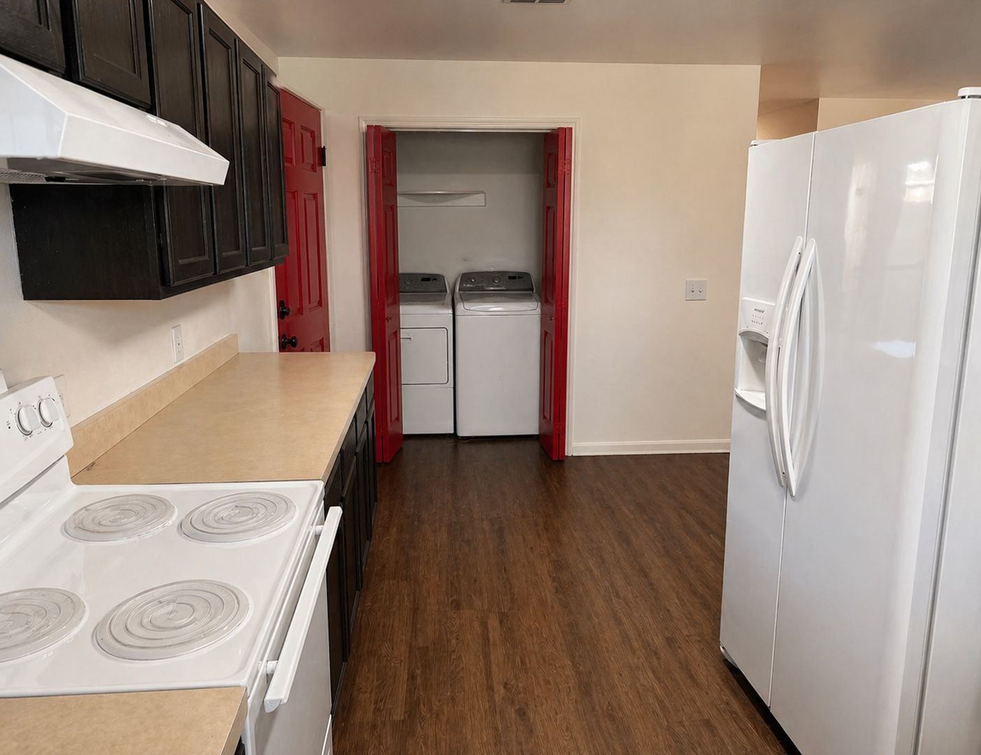Charming Home Near Bonton Farms & Major Dallas Conveniences – Move-In Ready! property image
