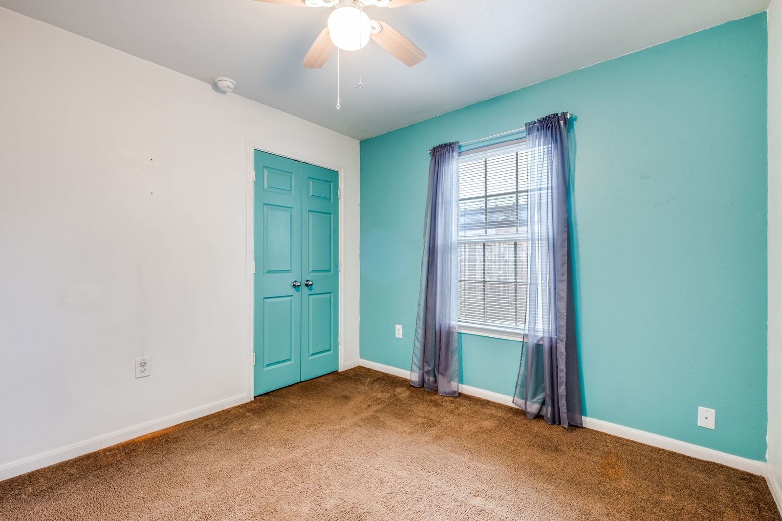 Charming Home Near Bonton Farms & Major Dallas Conveniences – Move-In Ready! property image