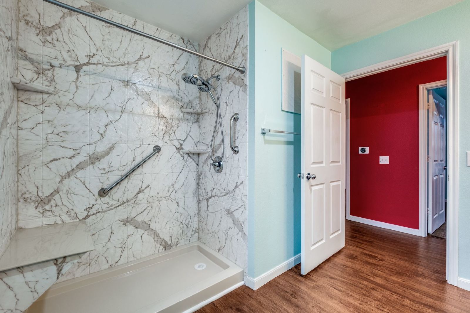 Charming Home Near Bonton Farms & Major Dallas Conveniences – Move-In Ready! property image
