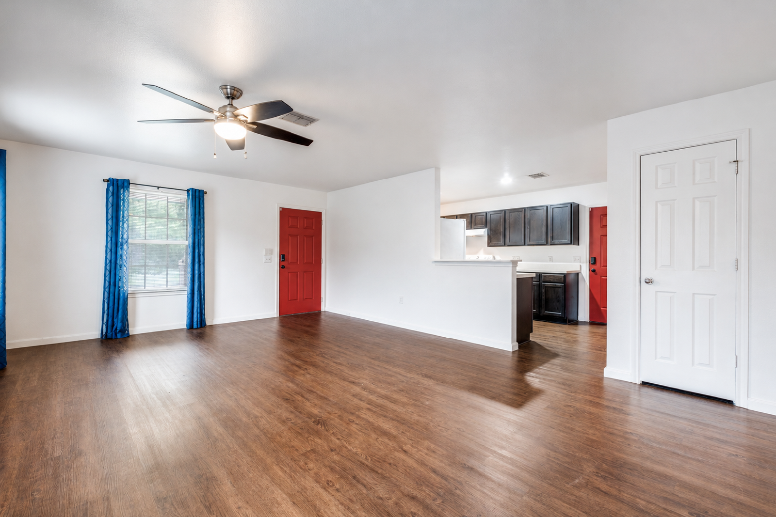 Charming Home Near Bonton Farms & Major Dallas Conveniences – Move-In Ready! property image