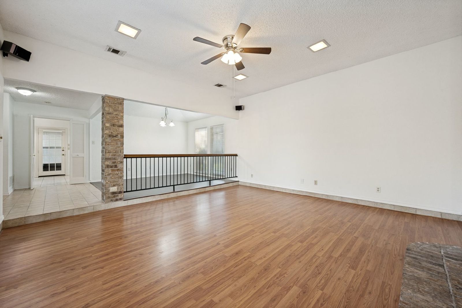 Charming 3-Bed Home in Coppell with Spacious Yard & Great Location property image