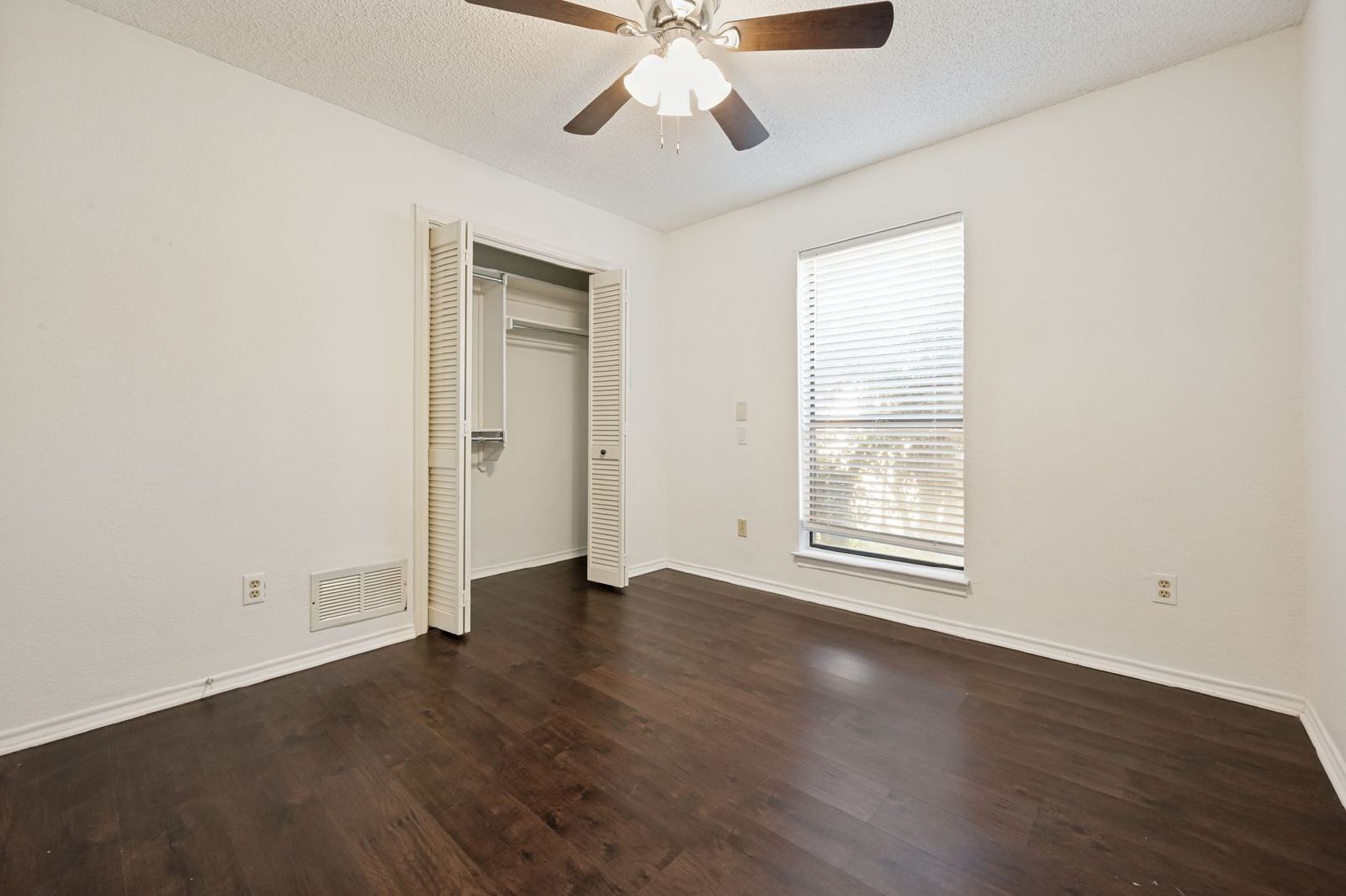 Charming 3-Bed Home in Coppell with Spacious Yard & Great Location property image