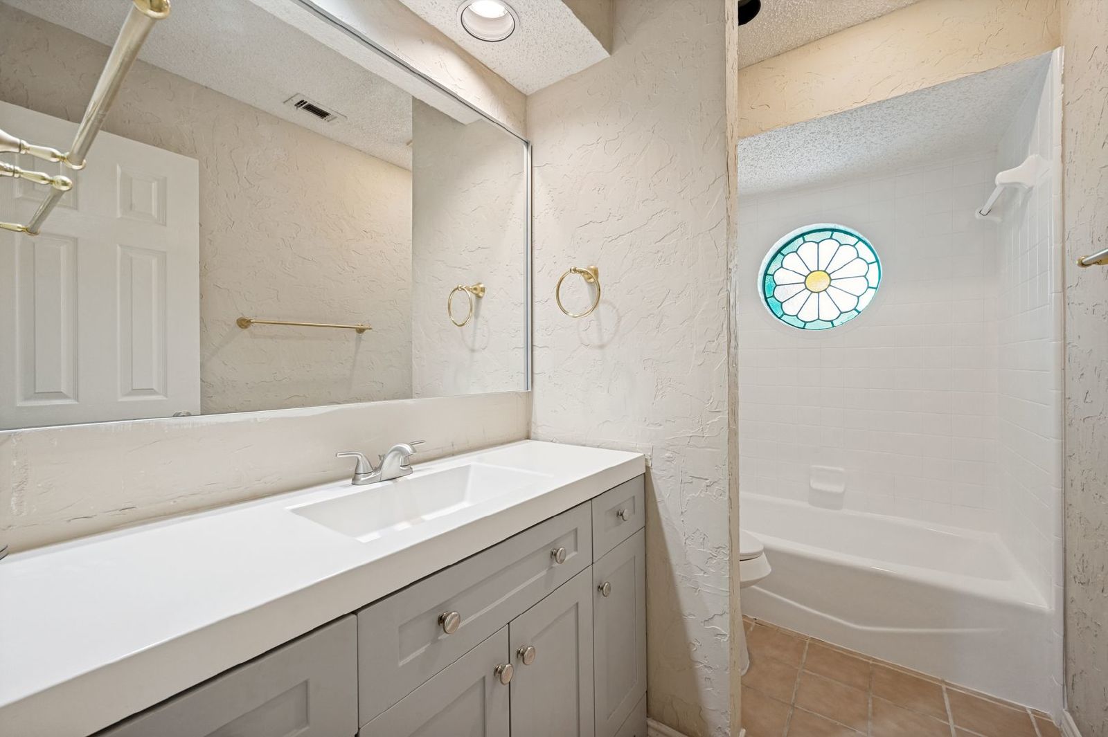 Charming 3-Bed Home in Coppell with Spacious Yard & Great Location property image