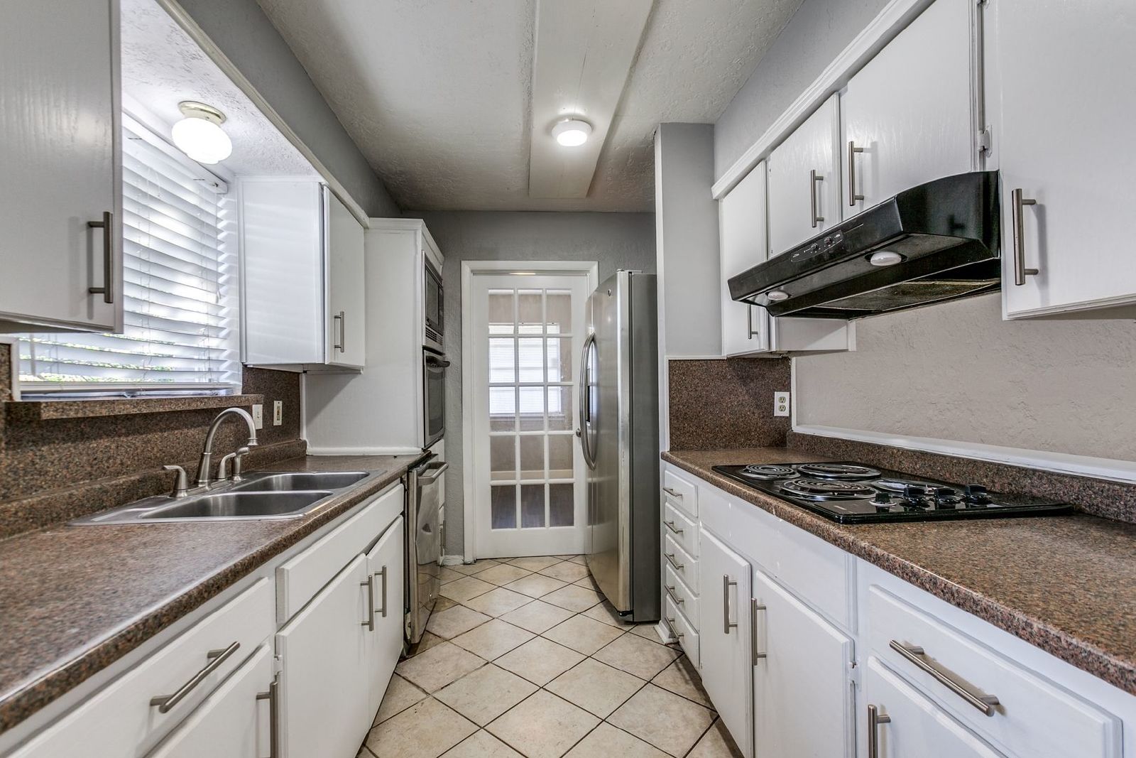 Charming 4-Bedroom Home in Garland - Spacious Layout & Great Backyard! property image