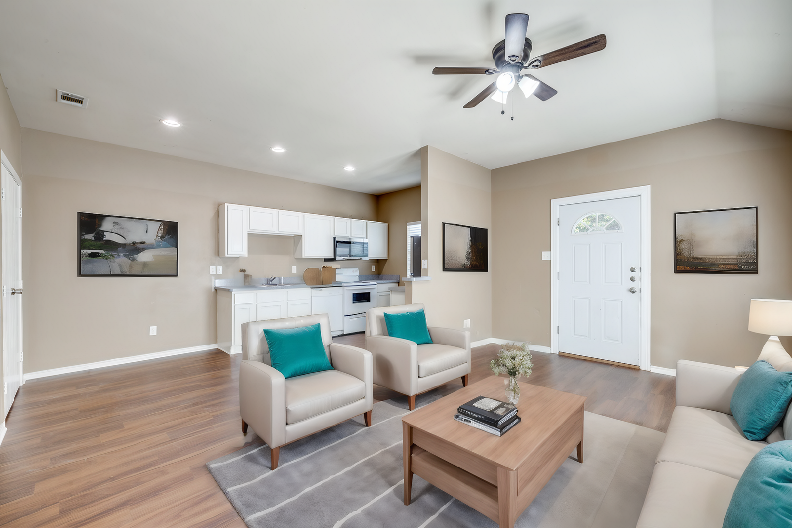 Modern Comfort with Private Outdoor Space – 2 Bed / 2 Bath Duplex property image