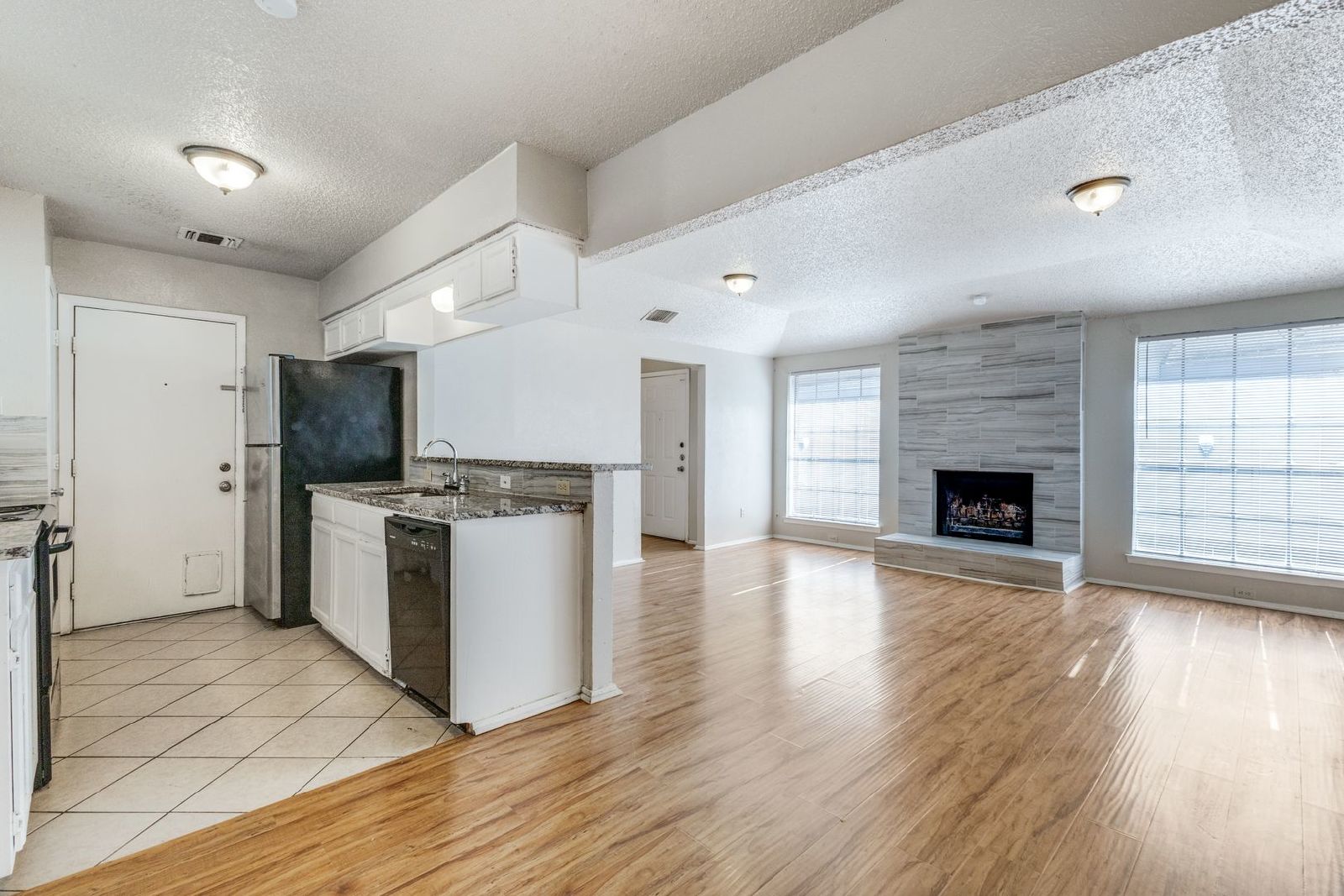 Spacious 3-Bedroom Duplex with Private Fenced Backyard in Rowlett! property image