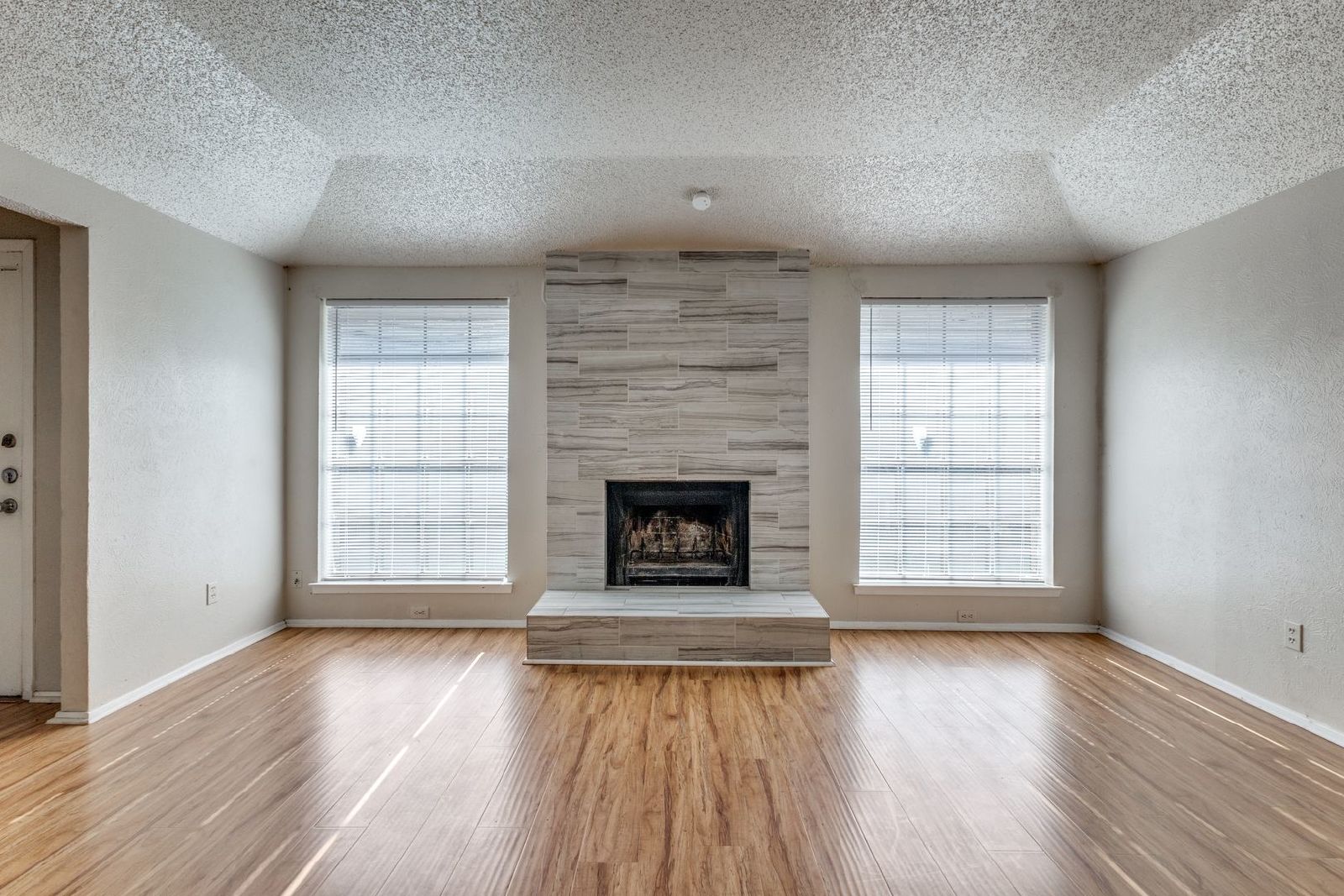 Spacious 3-Bedroom Duplex with Private Fenced Backyard in Rowlett! property image