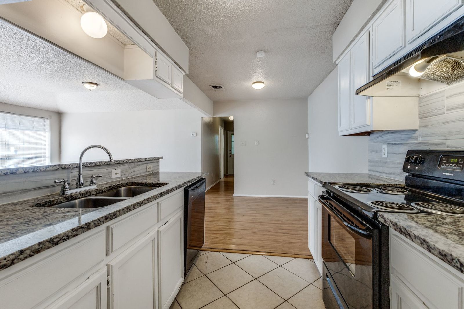 Spacious 3-Bedroom Duplex with Private Fenced Backyard in Rowlett! property image