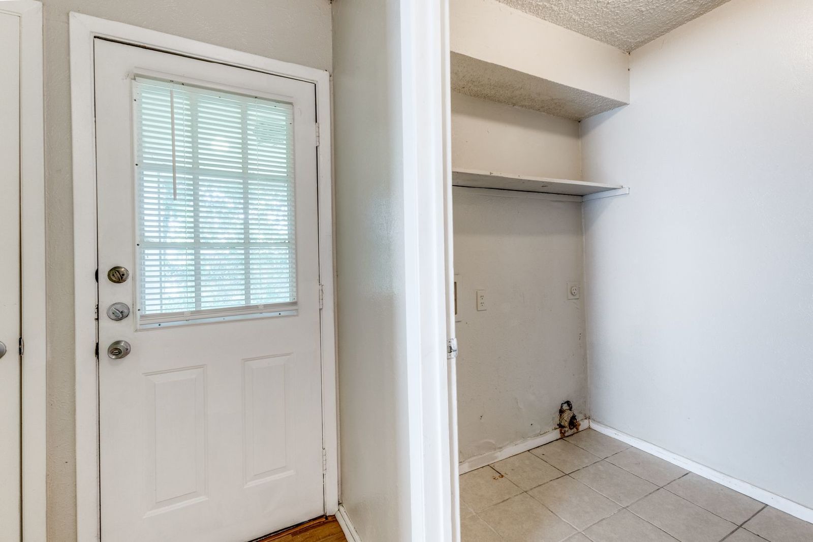 Spacious 3-Bedroom Duplex with Private Fenced Backyard in Rowlett! property image