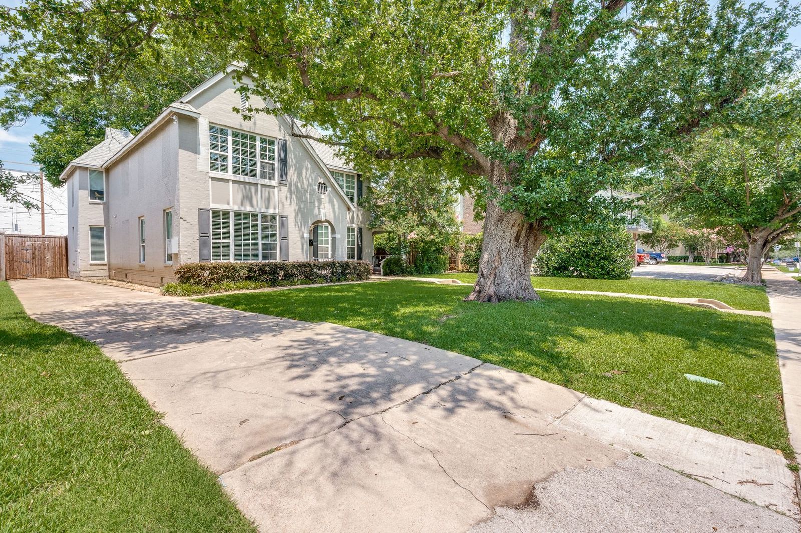 Modern Oak Lawn Living | Stylish Apartment Minutes from Uptown & Turtle Creek property image