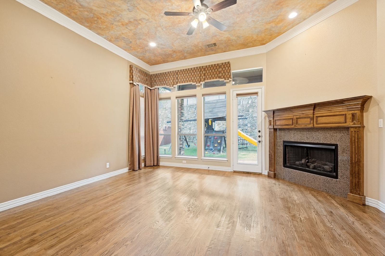 Luxury 3-Bedroom Home with Theater, Game Room & Private Office property image