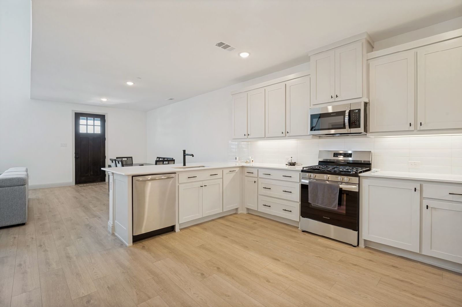 Furnished Modern Townhome in Frisco property image