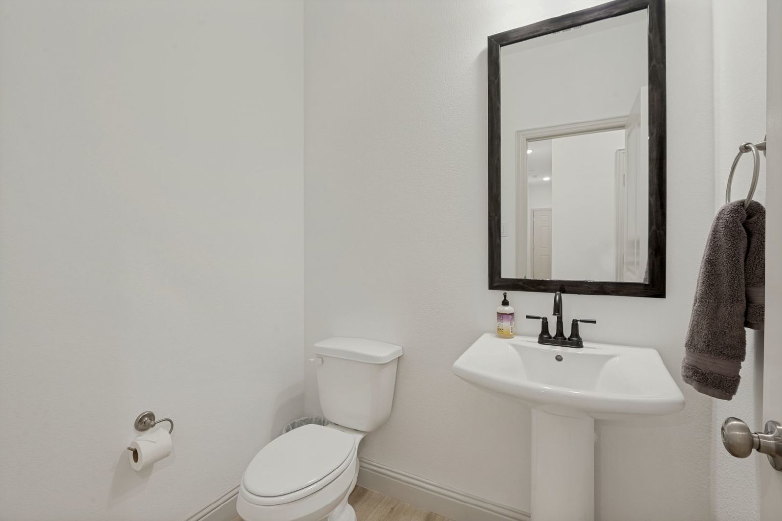 Furnished Modern Townhome in Frisco property image