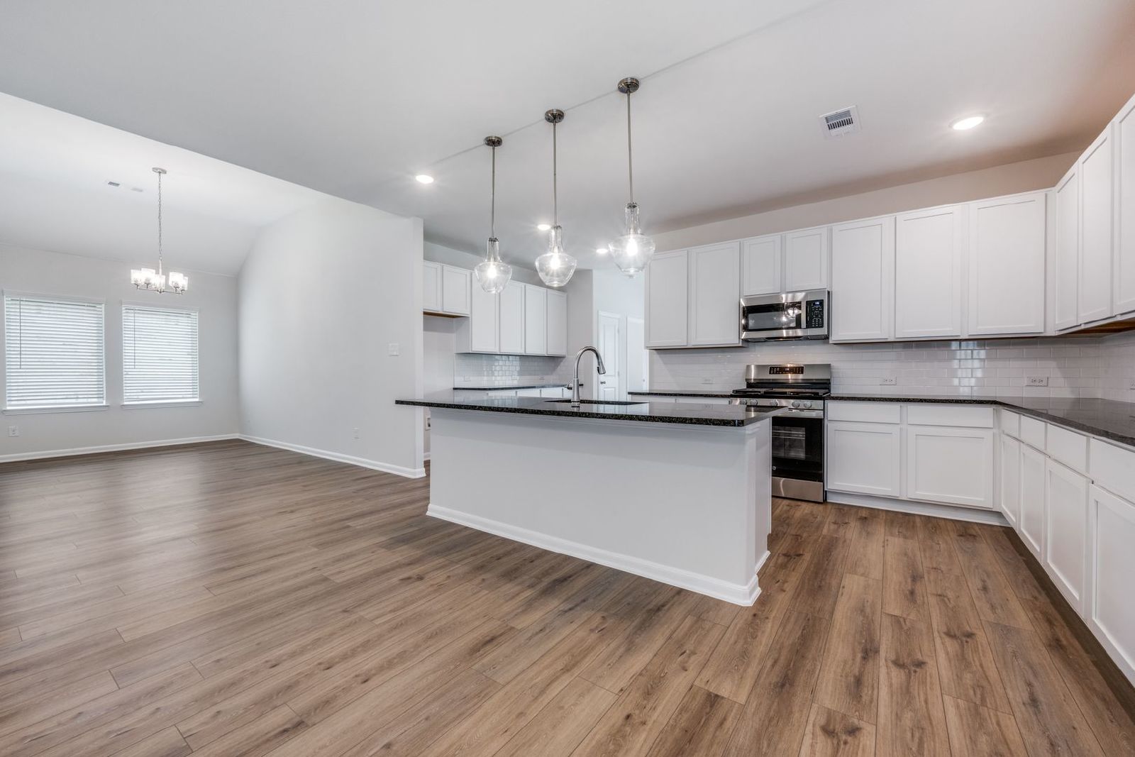 Modern 3-Bedroom Home with Spacious Living Areas in Argyle property image