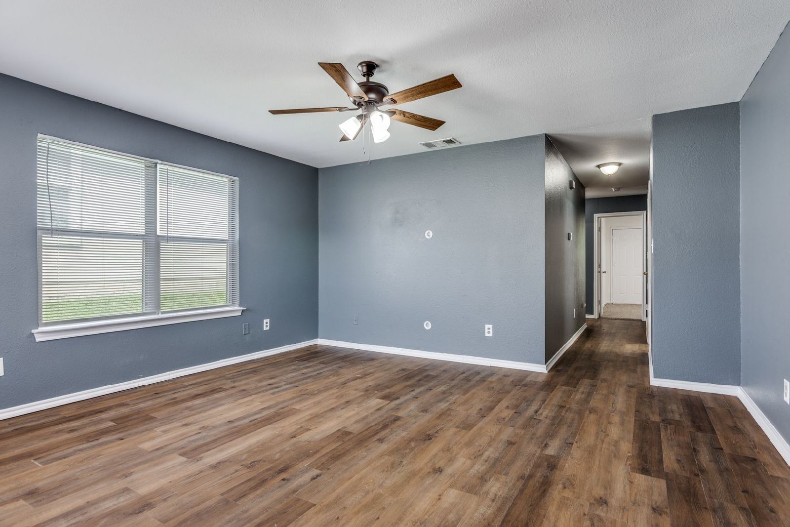 Move-In Ready 3-Bedroom Duplex - Comfort & Convenience in West Fort Worth! property image