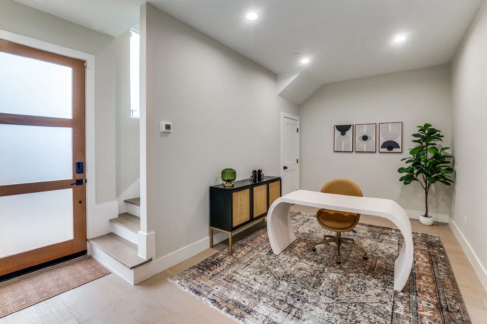 Fully Furnished, Modern Townhome-Style Condo in the Heart of East Dallas! property image
