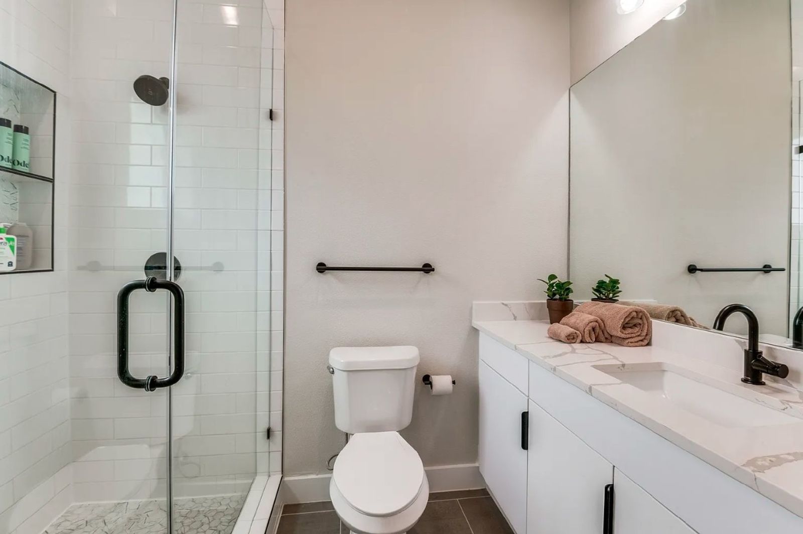 Fully Furnished, Modern Townhome-Style Condo in the Heart of East Dallas! property image