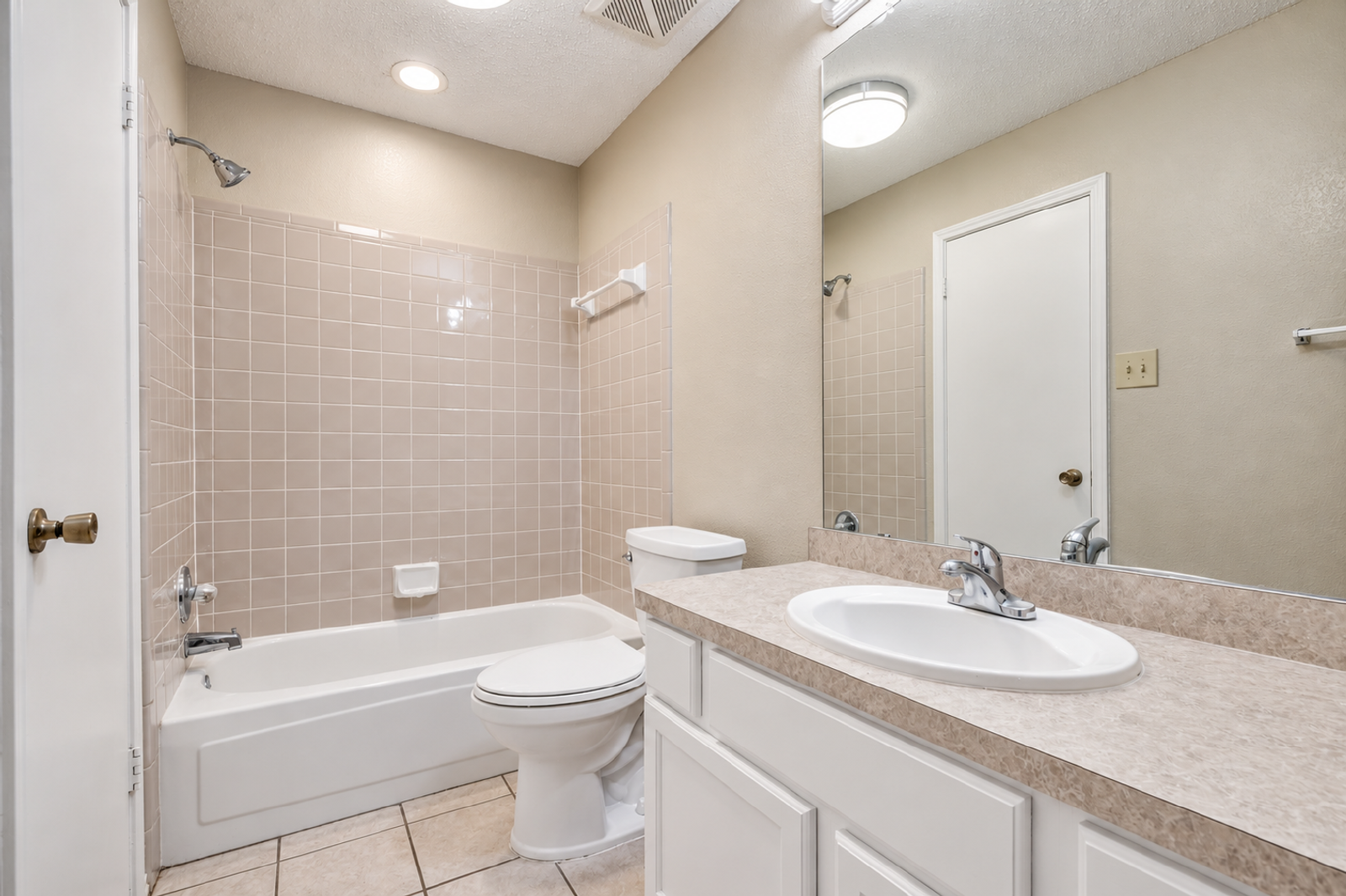 Charming 2-Bedroom Duplex in Coppell, TX | Coppell ISD | Private Yard & Attached Garage property image