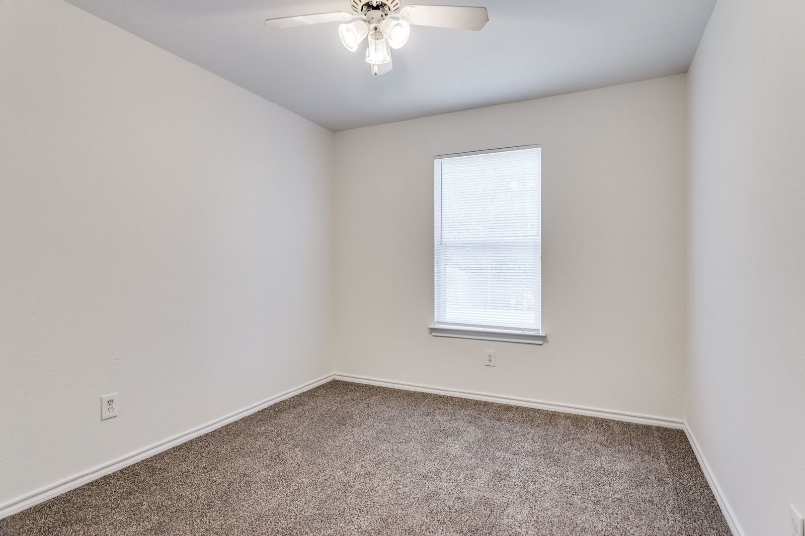 Move-In Ready 3-Bedroom Duplex - Comfort & Convenience in West Fort Worth! property image