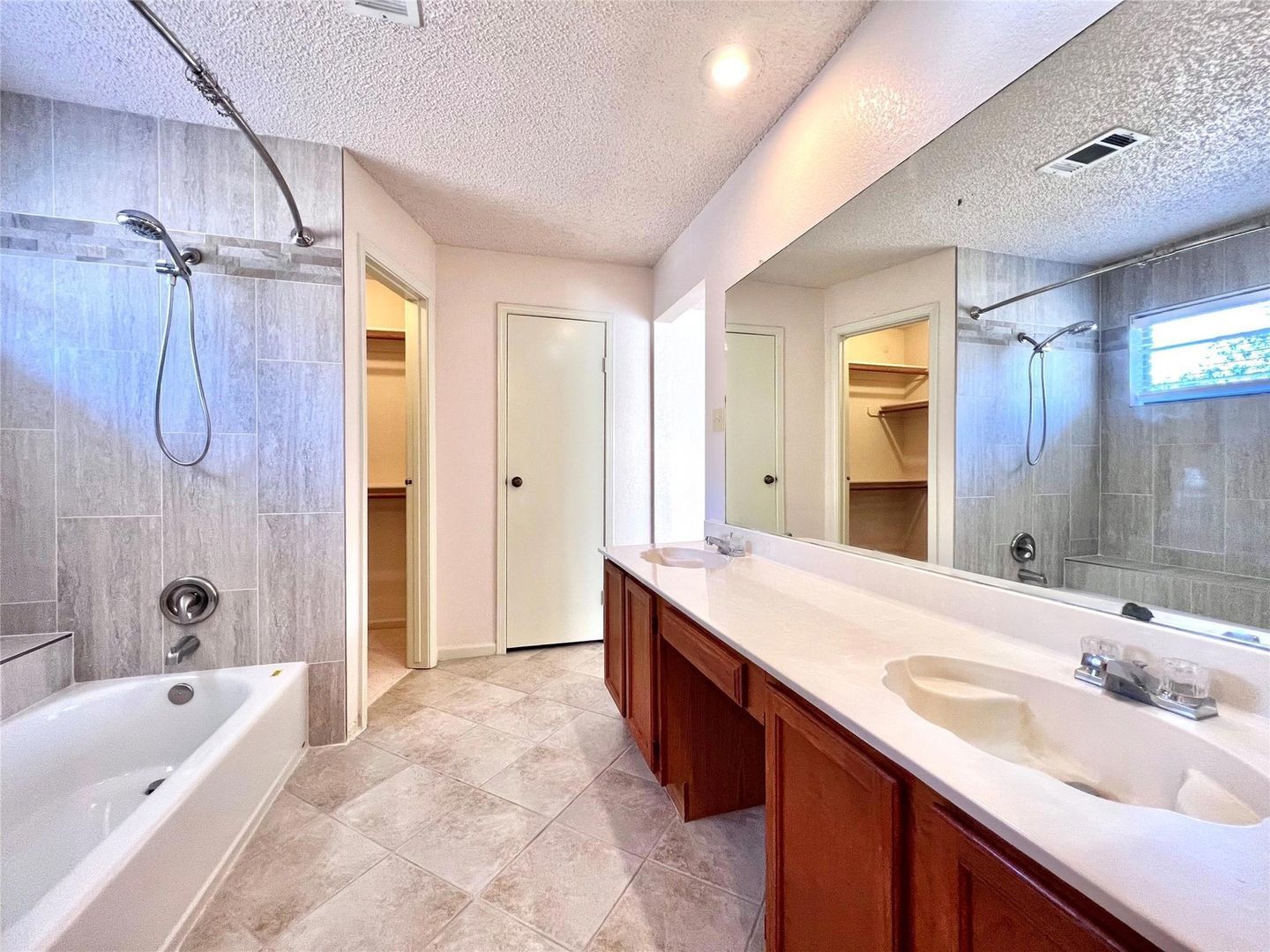 Beautifully Updated 3-Bedroom Home with Bonus Guest Suite in Lewisville! property image