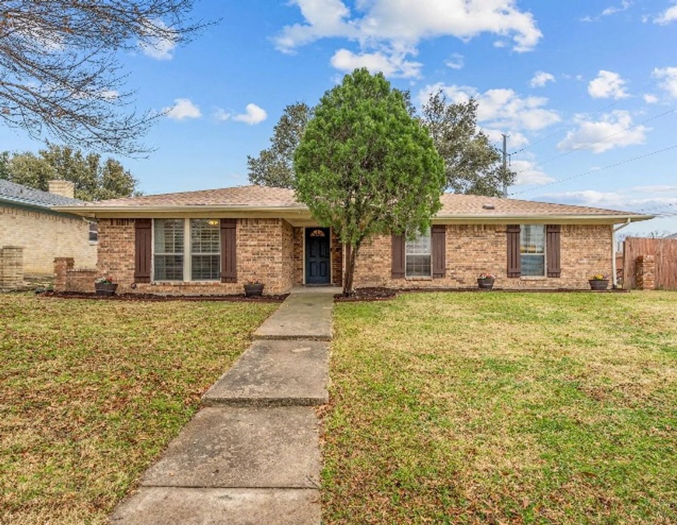 Bright 3-Bed, 2-Bath Lewisville Home with Spacious Fenced Yard property image
