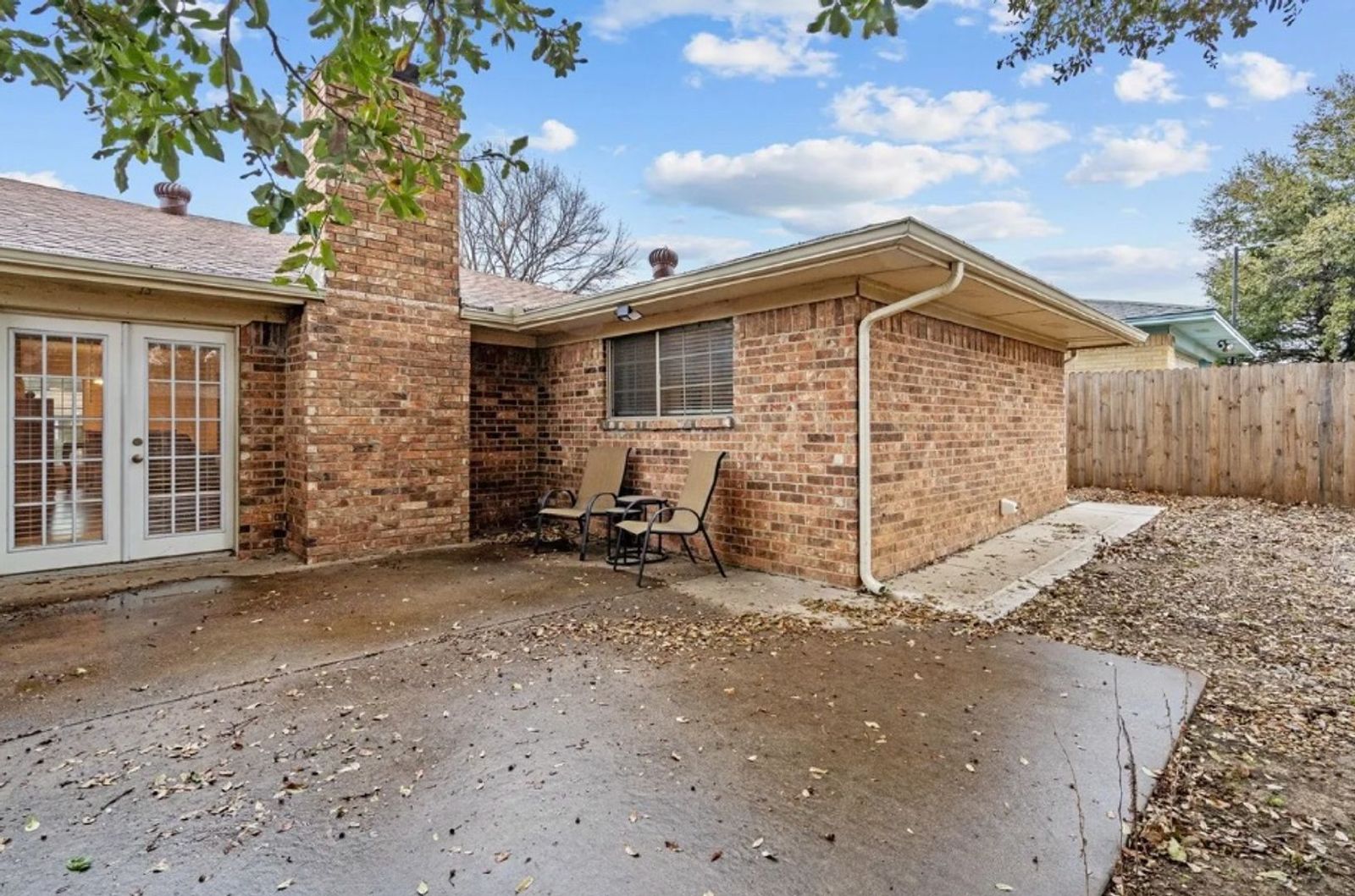 Bright 3-Bed, 2-Bath Lewisville Home with Spacious Fenced Yard property image