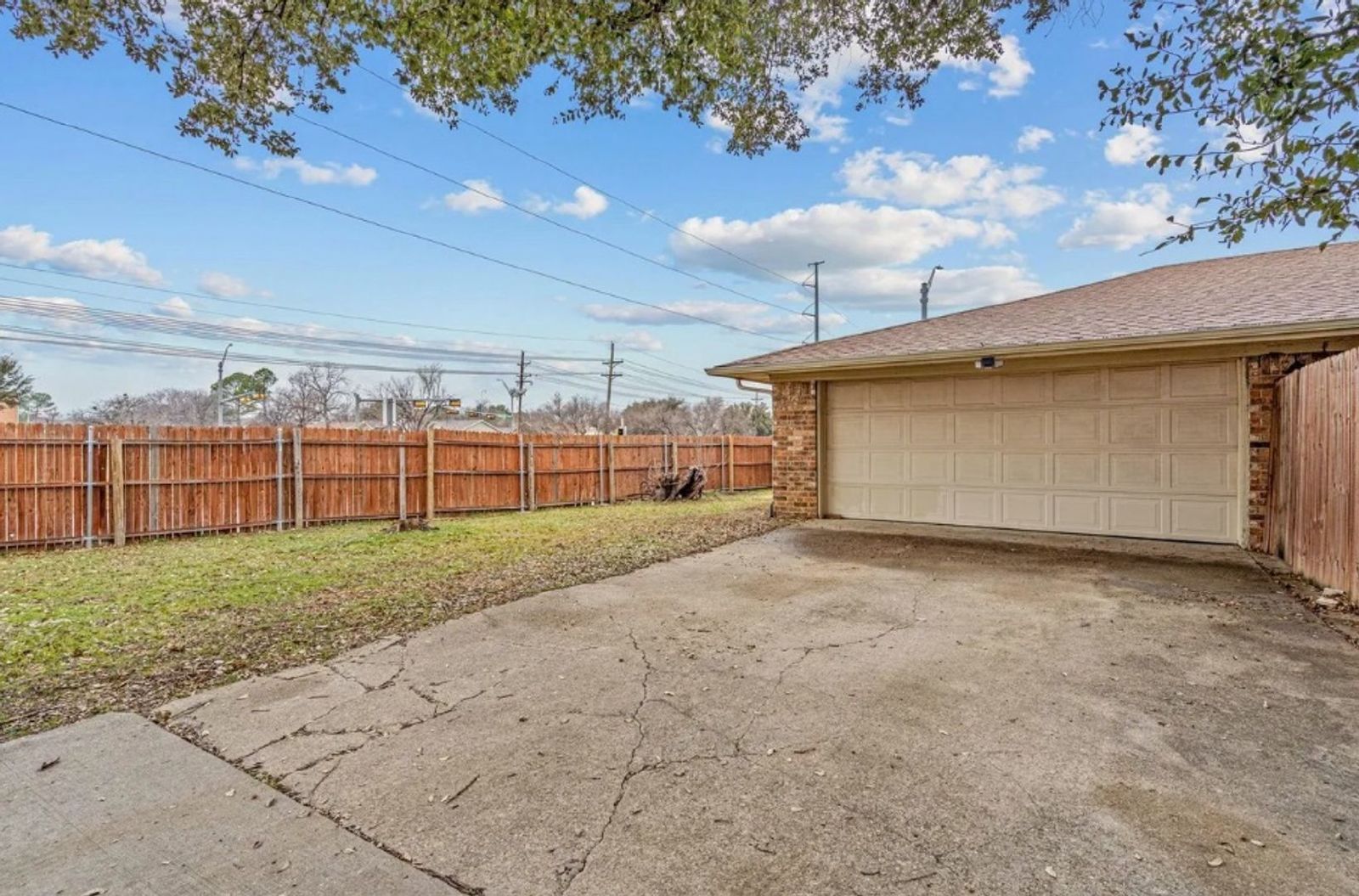 Bright 3-Bed, 2-Bath Lewisville Home with Spacious Fenced Yard property image