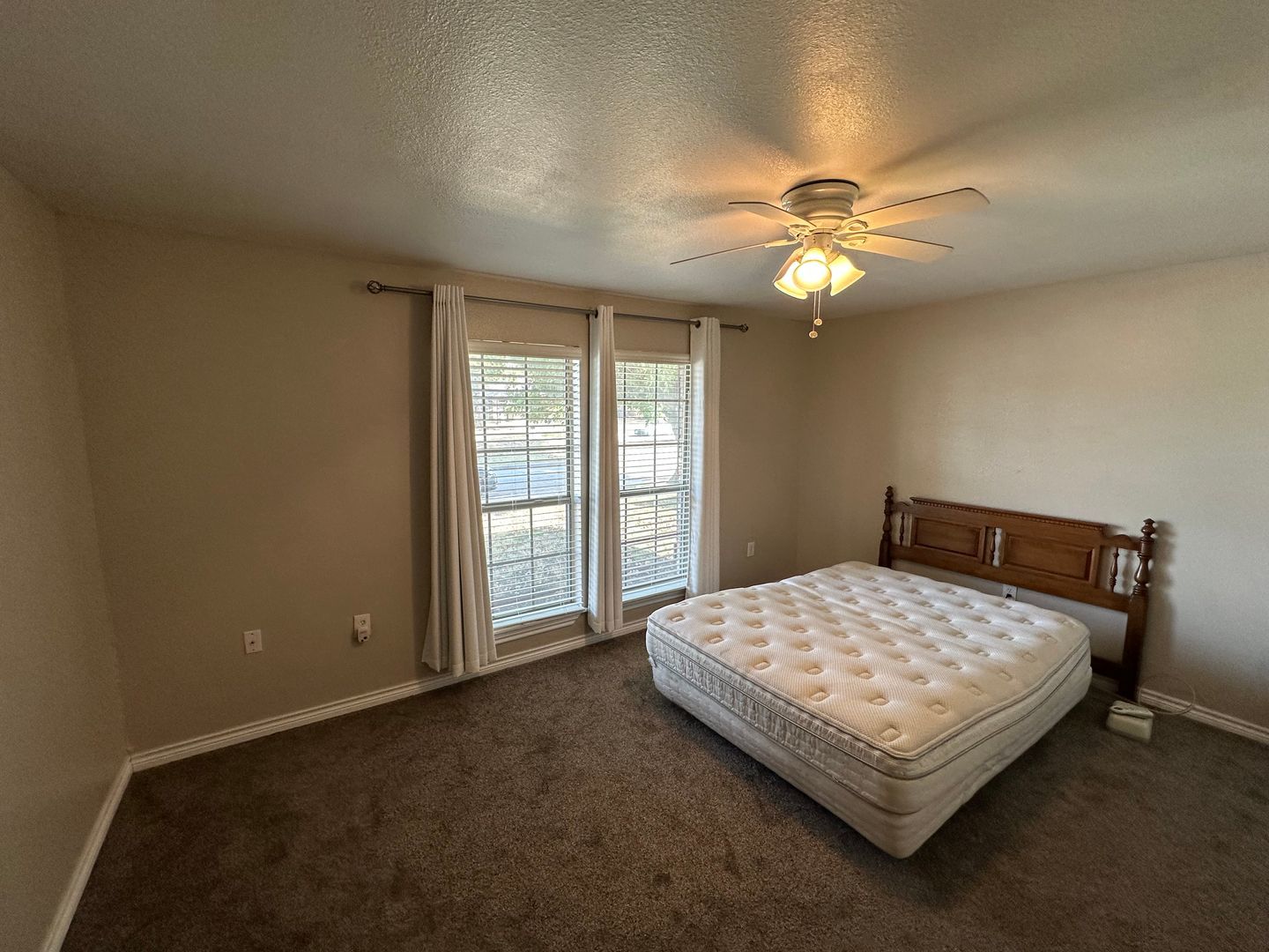 Bright 3-Bed, 2-Bath Lewisville Home with Spacious Fenced Yard property image