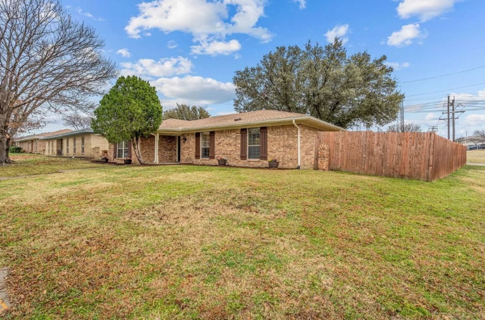 Bright 3-Bed, 2-Bath Lewisville Home with Spacious Fenced Yard property image