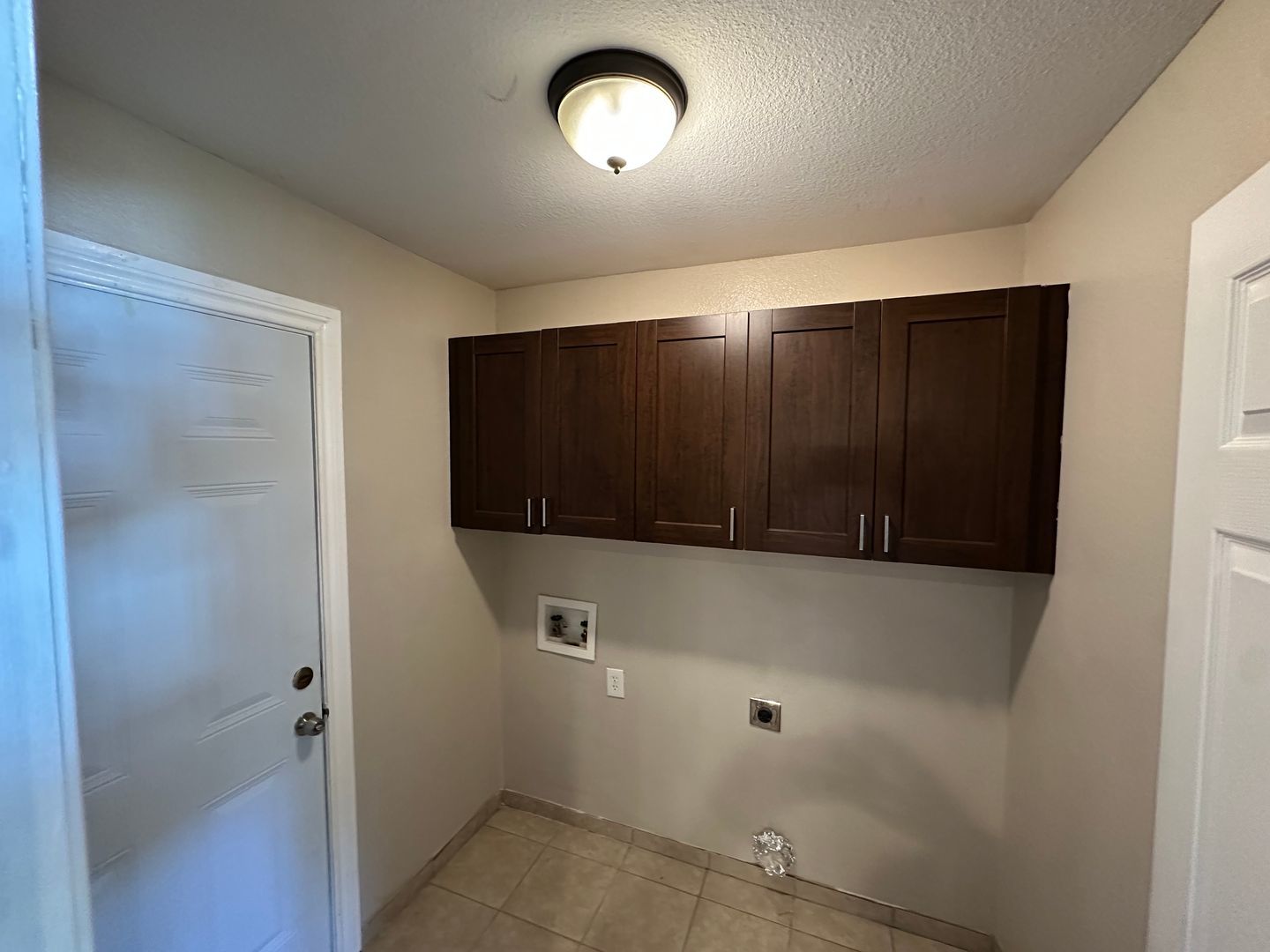 Bright 3-Bed, 2-Bath Lewisville Home with Spacious Fenced Yard property image