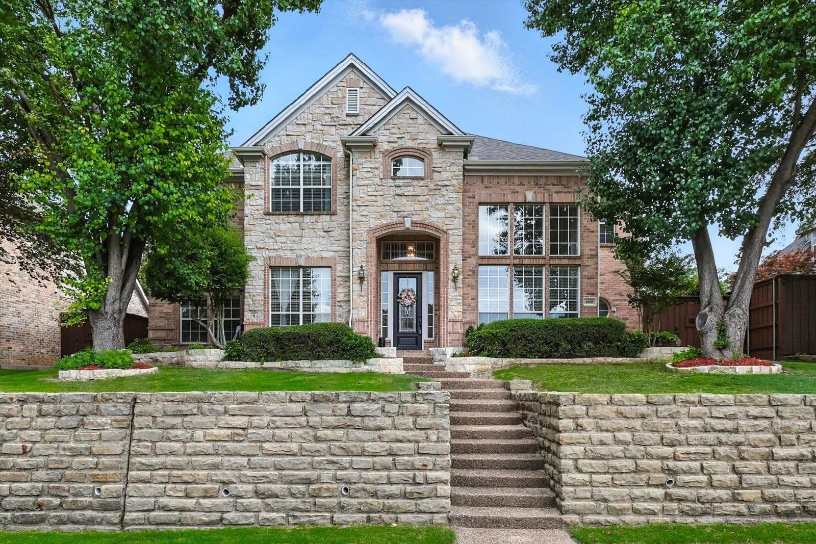 Spacious & Elegant 5-Bedroom Home in Prime Richardson Location property image