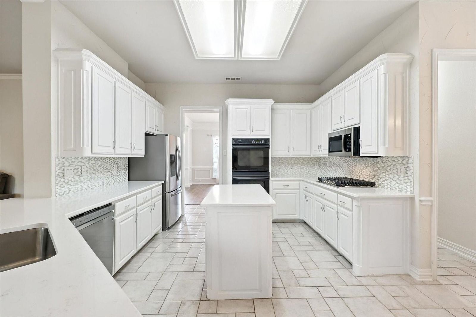 Spacious & Elegant 5-Bedroom Home in Prime Richardson Location property image