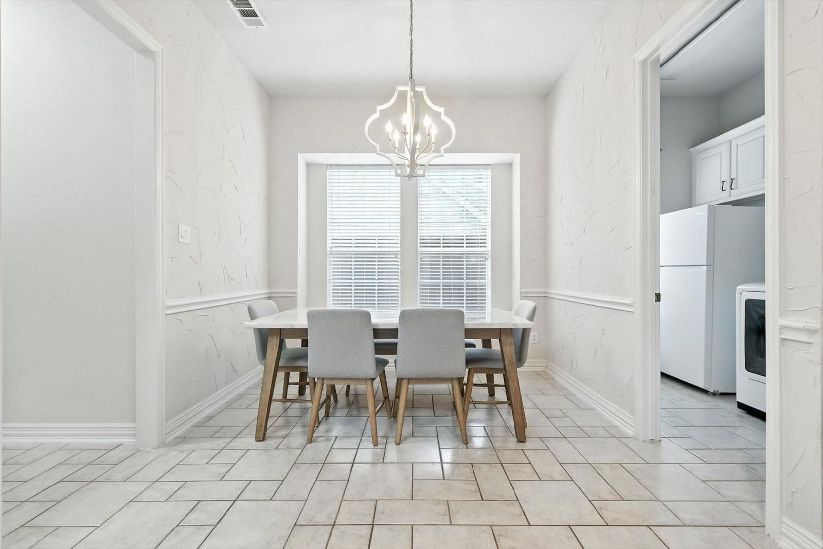 Spacious & Elegant 5-Bedroom Home in Prime Richardson Location property image