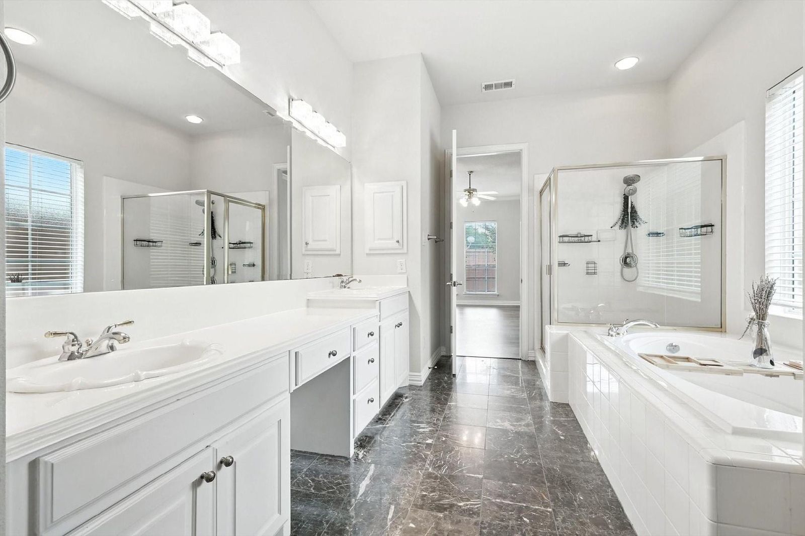 Spacious & Elegant 5-Bedroom Home in Prime Richardson Location property image