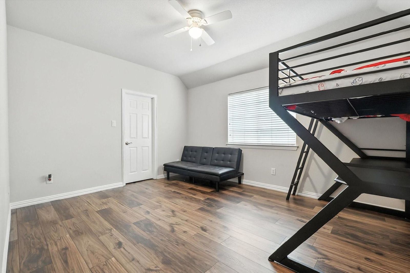 Spacious & Elegant 5-Bedroom Home in Prime Richardson Location property image