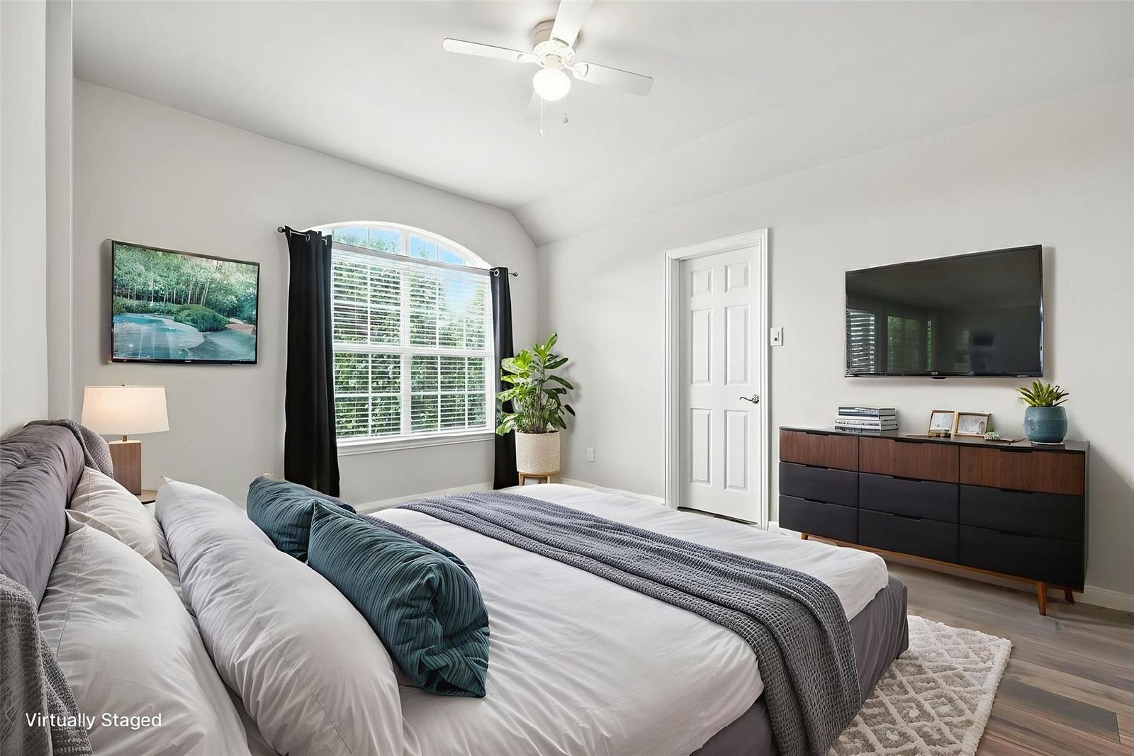 Spacious & Elegant 5-Bedroom Home in Prime Richardson Location property image