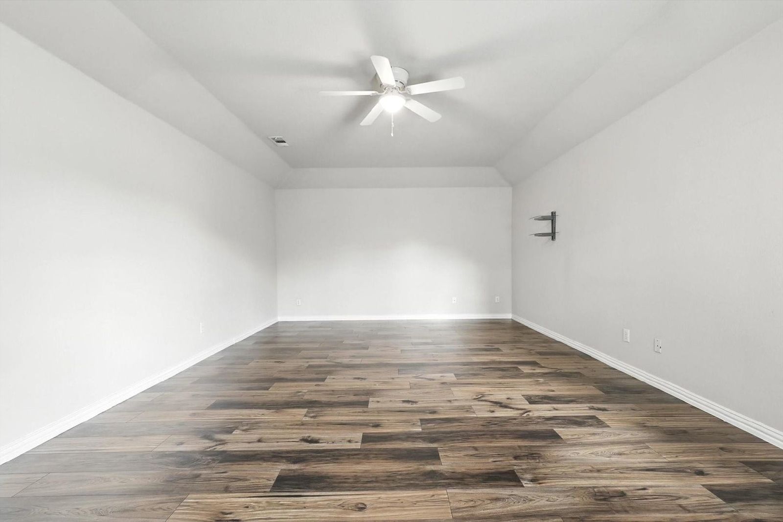 Spacious & Elegant 5-Bedroom Home in Prime Richardson Location property image