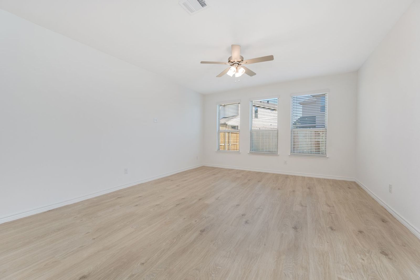 Brand-New 4-Bed, 2.5-Bath Duplex with Fenced Yard property image