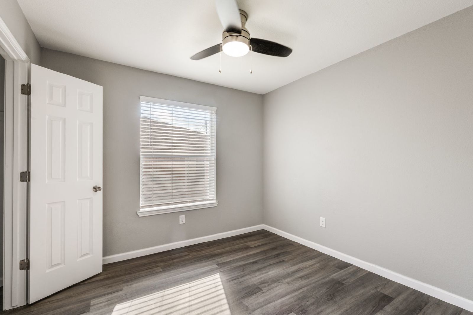 Fully Renovated – 3 bed/2bath Duplex – Amazing Features! property image