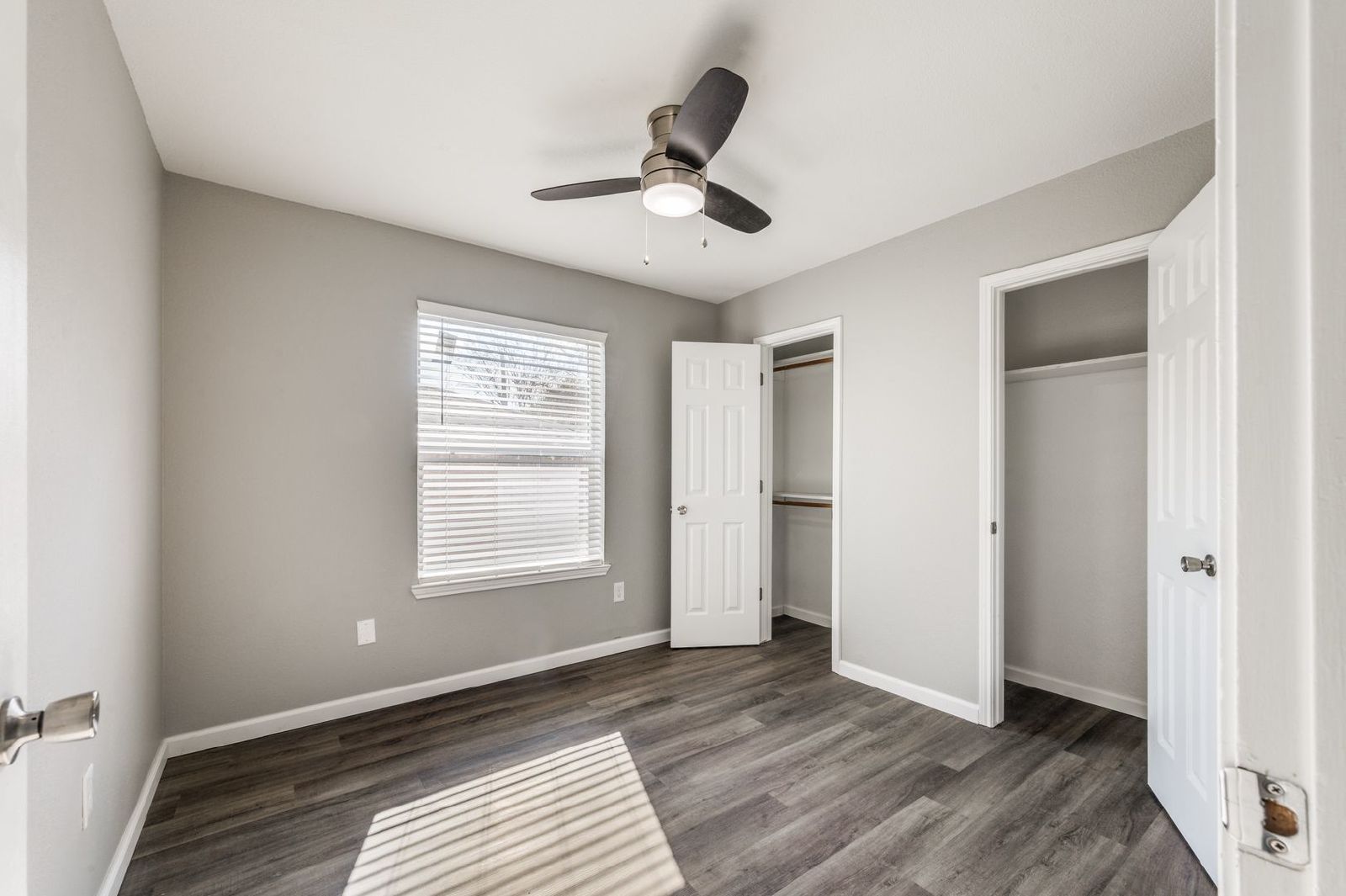 Fully Renovated – 3 bed/2bath Duplex – Amazing Features! property image