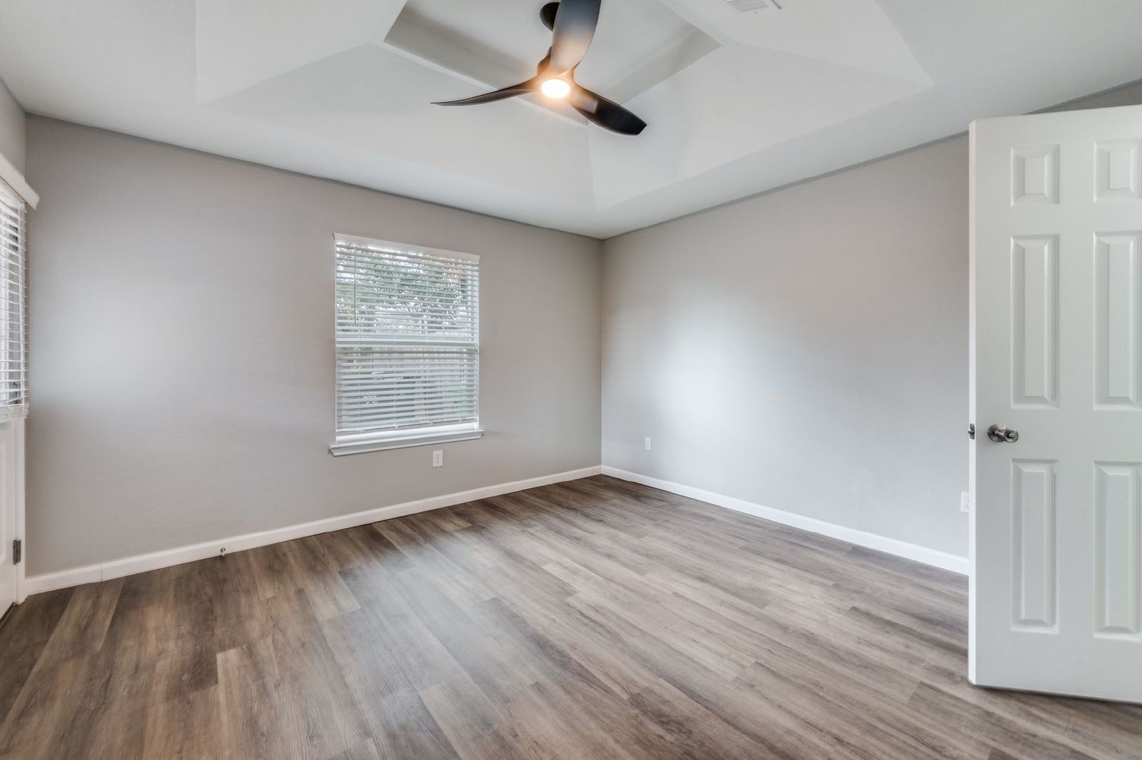 Fully Renovated – 3 bed/2bath Duplex – Amazing Features! property image