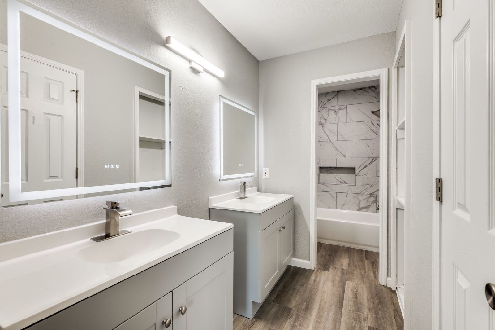 Fully Renovated – 3 bed/2bath Duplex – Amazing Features! property image